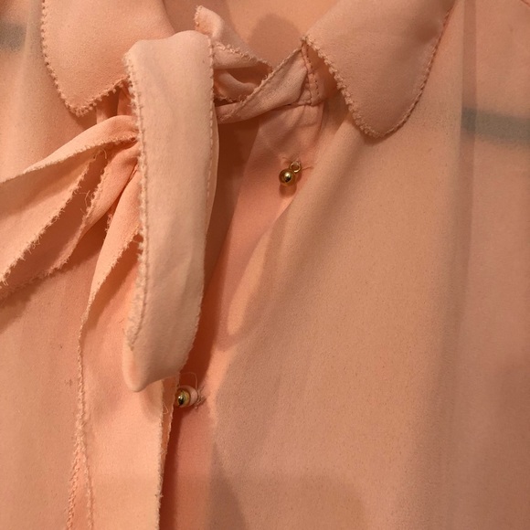 Banana republic Peach blouse with gold buttons - Picture 6 of 7